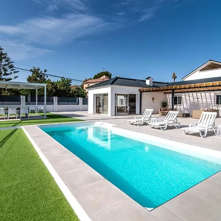 Palm Tree - 5bdr Paradise Pool / Chill Out Beds Villa Torremolinos