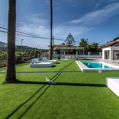 Palm Tree - 5bdr Paradise Pool / Chill Out Beds